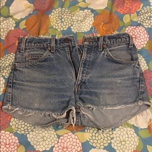 Levi’s cutoffs